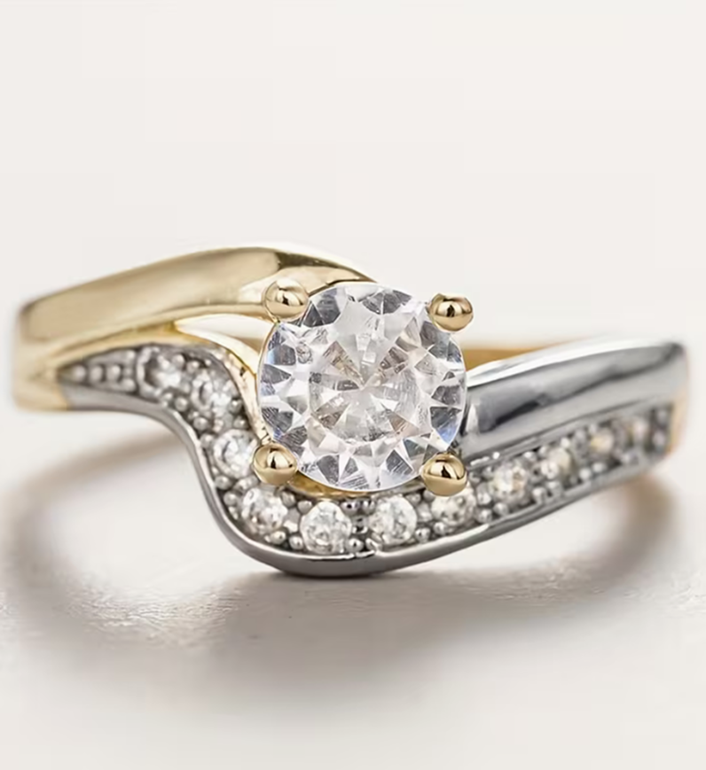 Bague Bicolore Femme – L'Harmonie des Contrastes