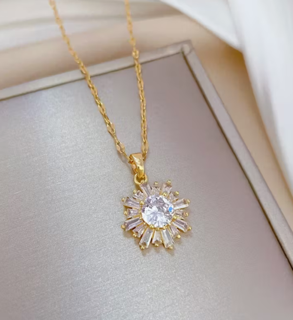 Collier Luxueux – L'Éclat de la Distinction Suprême