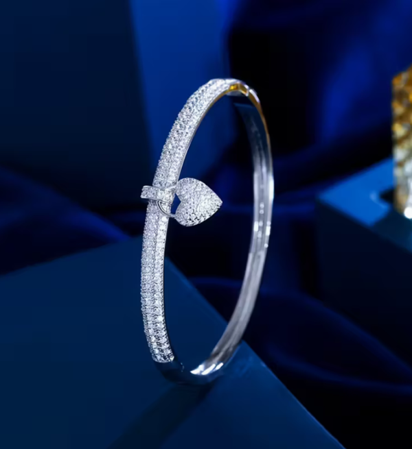 Bracelet de Mariage – Éclat Cérémonial & Féminité