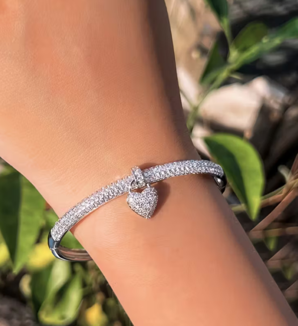 Bracelet de Mariage – Éclat Cérémonial & Féminité