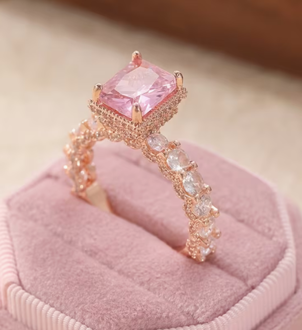 Bague Cubic Rose Plaqué – Douceur & Éclat Romantique