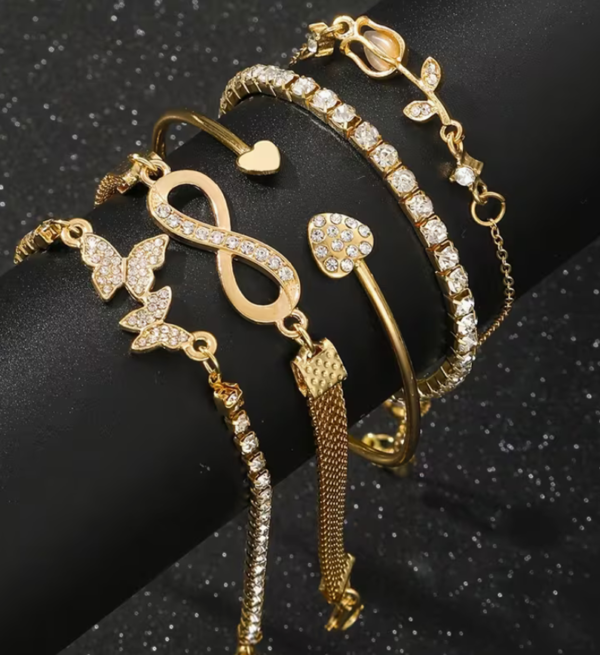 Ensemble de Bracelets Élégants – Papillon, Cœur & Fleur