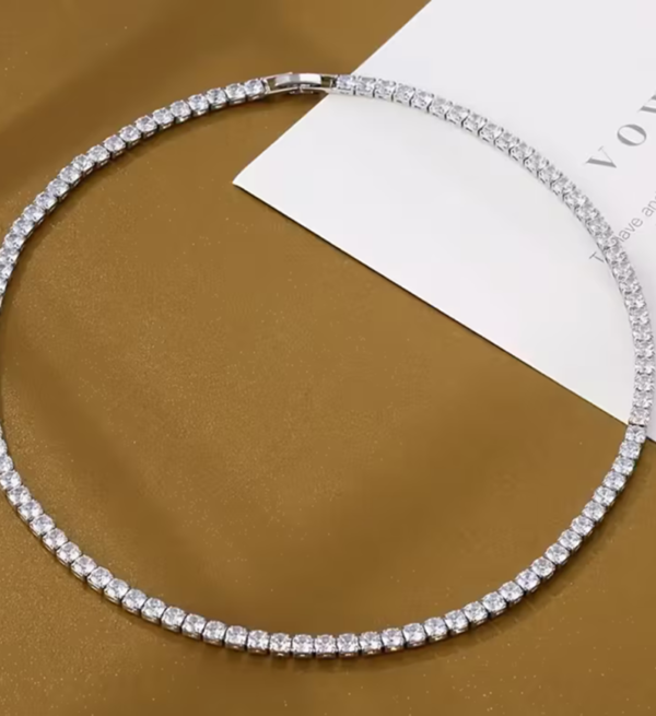 Collier Minimaliste Homme – La Force de la Sobriété