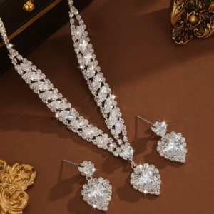 Ensemble Collier & Bijoux "Éclat Argenté" – L'Élégance Pure
