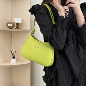 Sac à Bandoulière "City Chic" – L'Élégance Polyvalente