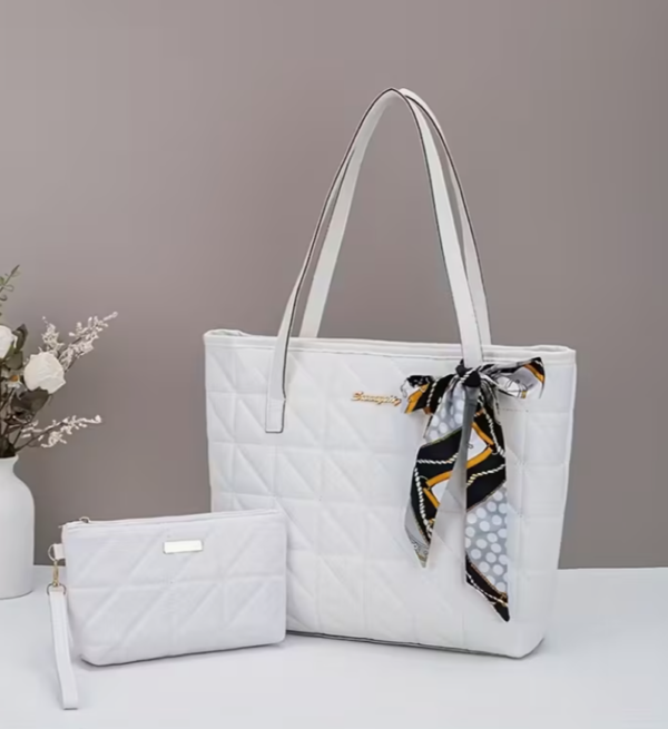 Duo de Sacs Triangulaires Diagonaux – L’Innovation au Service du Style