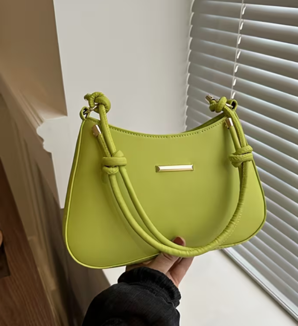 Sac à Bandoulière "City Chic" – L'Élégance Polyvalente