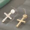 Boucles d'Oreilles Croix Royale en Zircone – Image 5