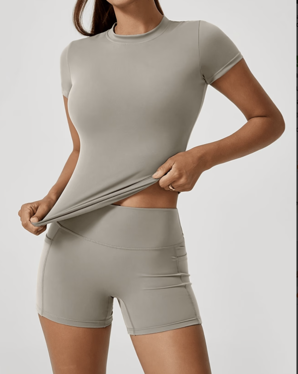 Ensemble T-Shirt et Short Gainant à Poches
