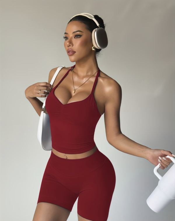 Ensemble de Sport 2 Pièces Col Halter et Short