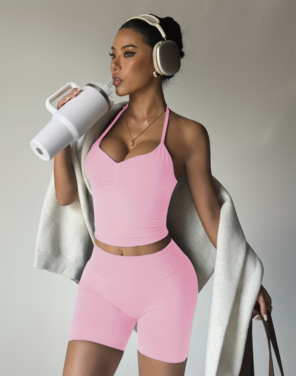 Ensemble de Sport 2 Pièces Col Halter et Short