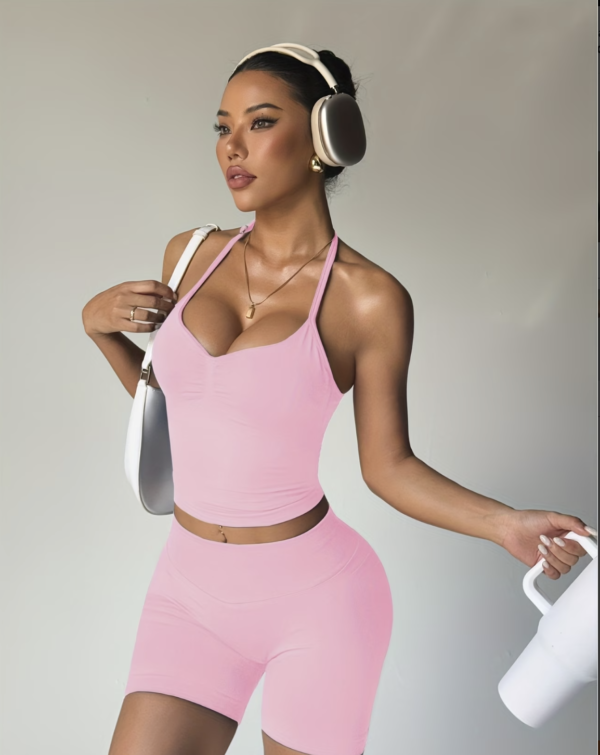 Ensemble de Sport 2 Pièces Col Halter et Short