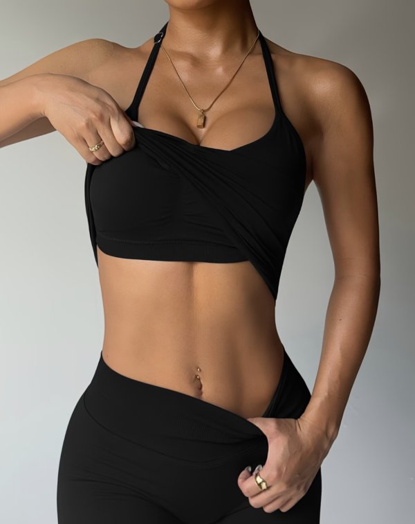 Ensemble de Sport 2 Pièces Col Halter et Short
