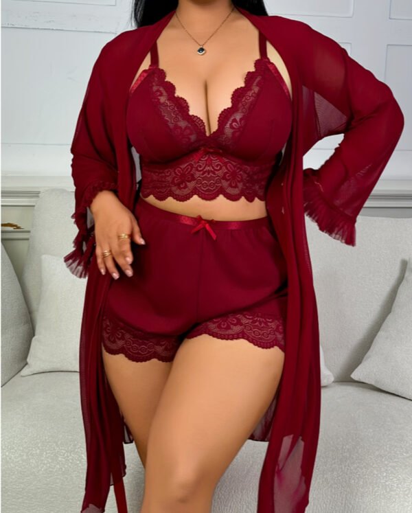 Chemise de Nuit Camisole en Dentelle avec Bordure en Dentelle – Douceur, Élégance et Féminité