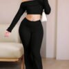 Haut Court à Épaules Dénudées et Pantalon Long Élégant – Image 3