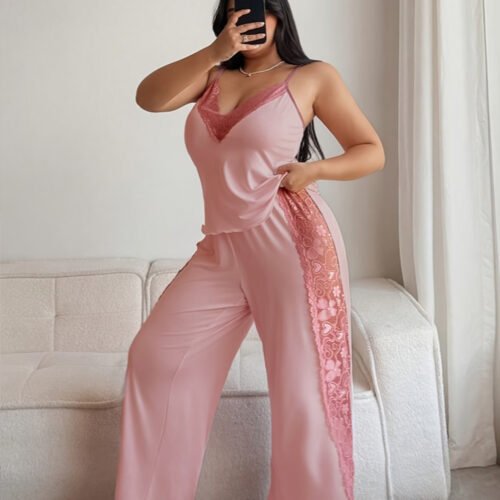 Pyjama Grande Taille pour Femme – Camisole Rose en Dentelle et Pantalon Large Confortable