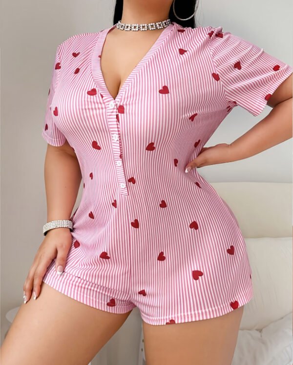 Pyjama Combinaison Grande Taille pour Femme – Rayures et Imprimé Cœurs, Manches Courtes et Short
