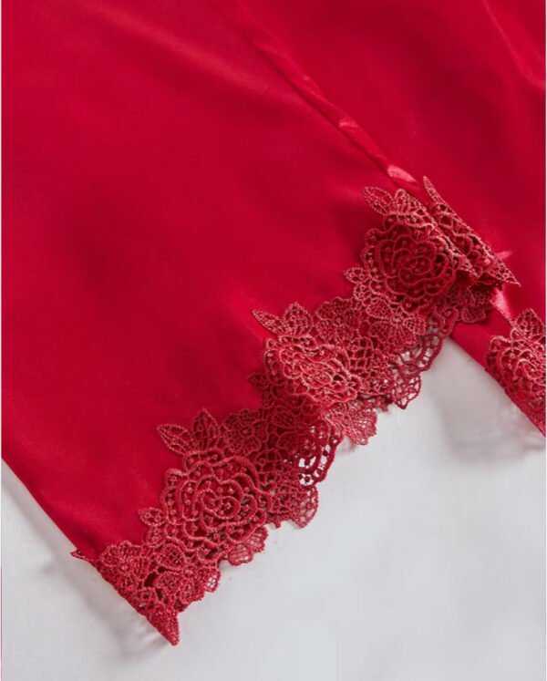 Ensemble Femme 5 Pièces en Dentelle Brodée – Débardeur, Short, Pantalon Long, Nuisette et Robe à Manches Longues