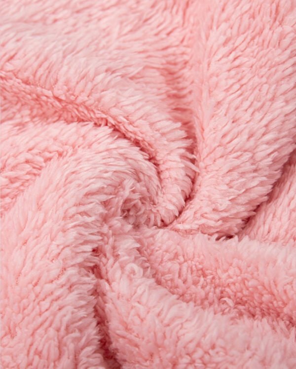 yjama à Capuche Doux et Confortable pour Femme – Chaleur et Bien-Être au Quotidien