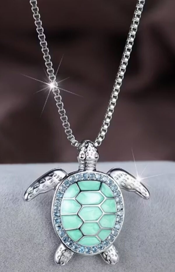 Collier Pendentif Tortue Tendance pour Femme – Bijou Élégant et Chic