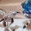 Bague colibri en pierre synthétique – Bijou Femme Original et Raffiné – Image 4