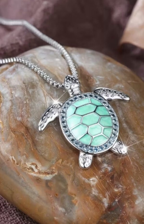Collier Pendentif Tortue Tendance pour Femme – Bijou Élégant et Chic