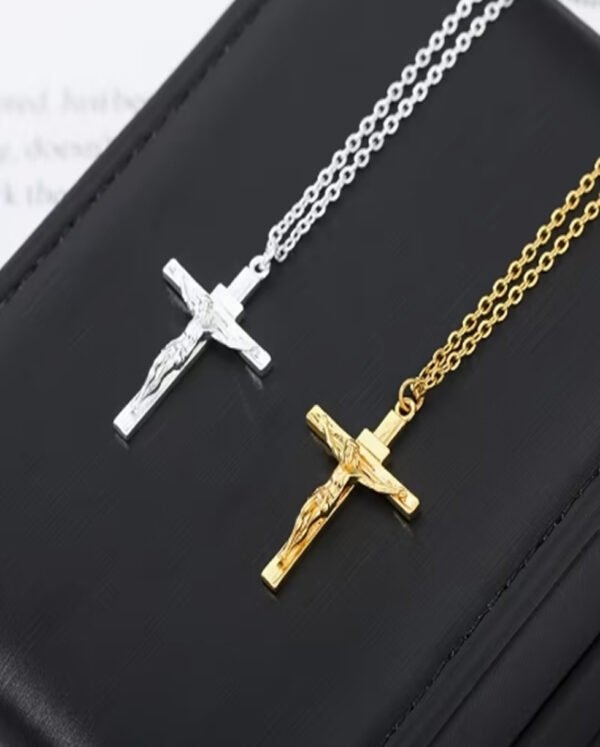 Rectangle 866 (3) Collier Croix Tendance en Acier Inoxydable – Bijou Intemporel et Robuste Unisexe