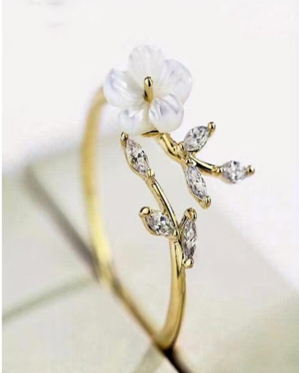 Bague Créative en Forme de Feuille et Fleur – Anneau Ajustable et Poétique pour Femme