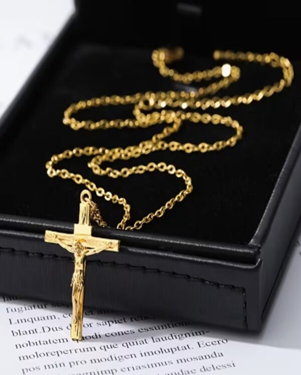 Rectangle 867 (3) Collier Croix Tendance en Acier Inoxydable – Bijou Intemporel et Robuste Unisexe