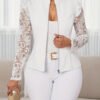 Veste Blanche Élégante à Col Montant – Blazer Couture avec Patchwork Paisley et Dentelle