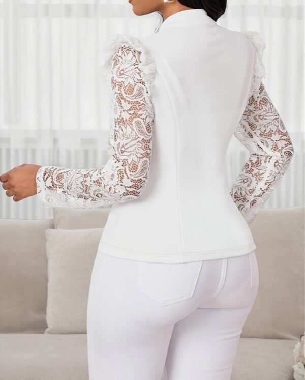 Veste Blanche Élégante à Col Montant – Blazer Couture avec Patchwork Paisley et Dentelle