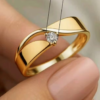 Bague élégante pour femme avec lignes géométriques et zircone cubique synthétique