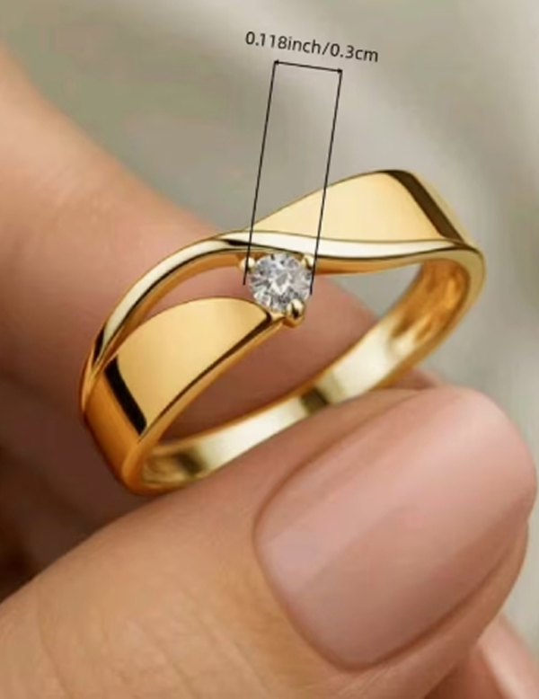 Bague élégante pour femme avec lignes géométriques et zircone cubique synthétique