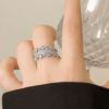 Bague Simple au Design Géométrique Irrégulier de Luxe – Anneau Contemporain et Graphique pour Femme