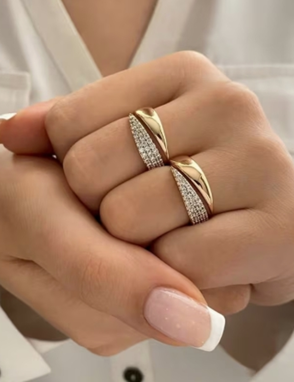 Bague Ajustable en Cuivre Élégante – Anneau Ouvert Luxueux Orné de Zircone
