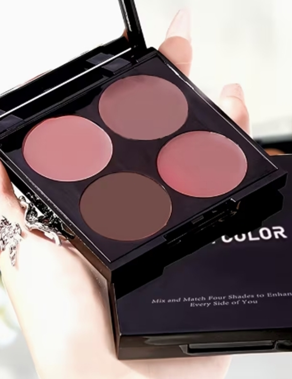 1. Nom du produit Palette de Fards à Joues Imperméable 4 Couleurs – Blush Poudre Haute Pigmentation Longue Tenue