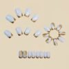 Faux Ongles Press-On Carrés Style Français avec Feuille Dorée – Kit de 24 Pièces Réutilisables pour le Travail et Occasions Formelles