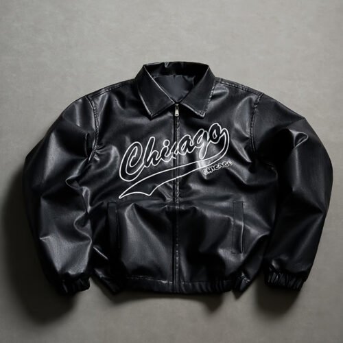 Veste Bomber Urbaine pour Homme – Imprimé Chicago Script avec Contour Contrasté