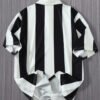 Polo Homme à Larges Rayures Noires et Blanches – Col Structuré Style Rétro Chic
