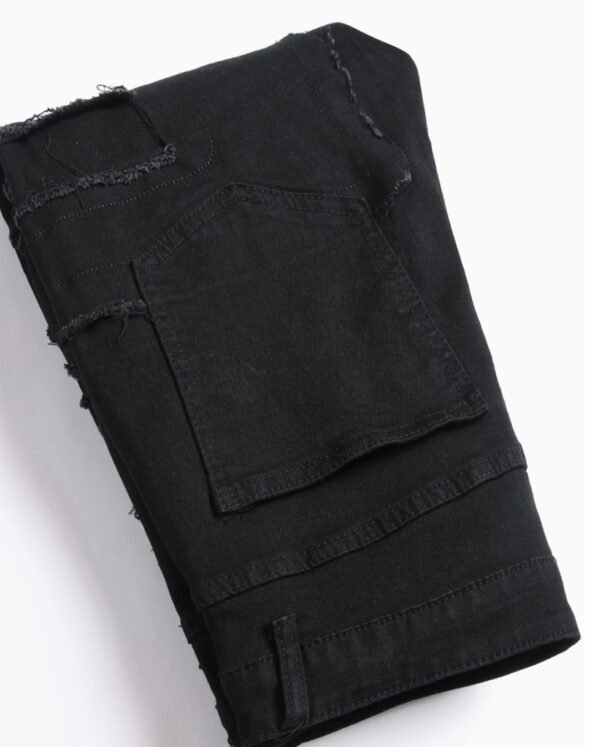 Jean en Denim Stretch Déchiré pour Homme – Coupe Ajustée et Micro-Évasée avec Ourlet Effiloché Style High Street