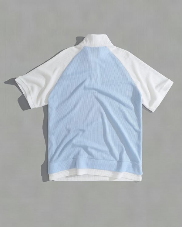 Polo d'Été pour Homme en Tricot Gaufré – Coupe Ample, Col Zippé Demi-Ouvert et Design Patchwork
