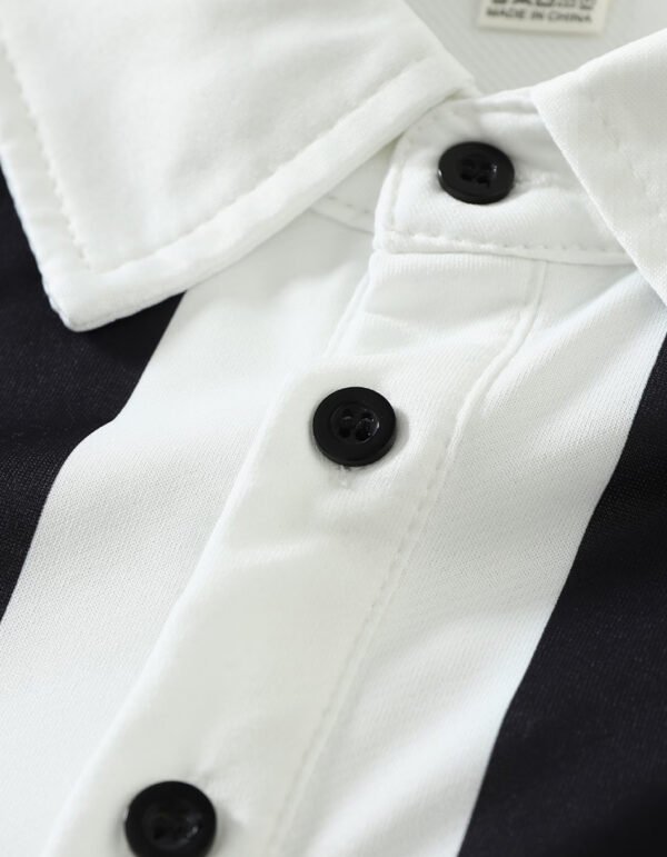 Polo Homme à Larges Rayures Noires et Blanches – Col Structuré Style Rétro Chic