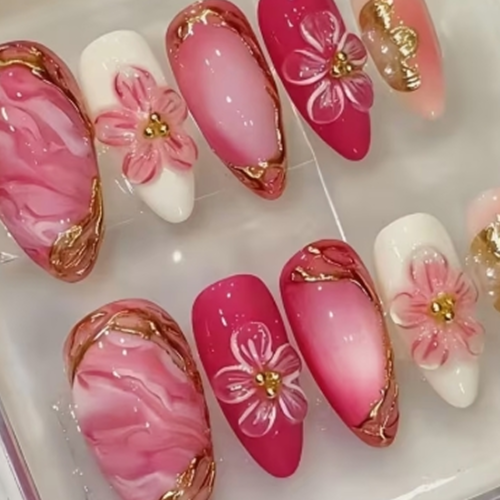 Faux Ongles Press-On Goutte d'Eau Effet Glacé Abricot Lait – Kit 24 Pièces avec Motifs 3D Sculptés, Paillettes et Lignes Dorées