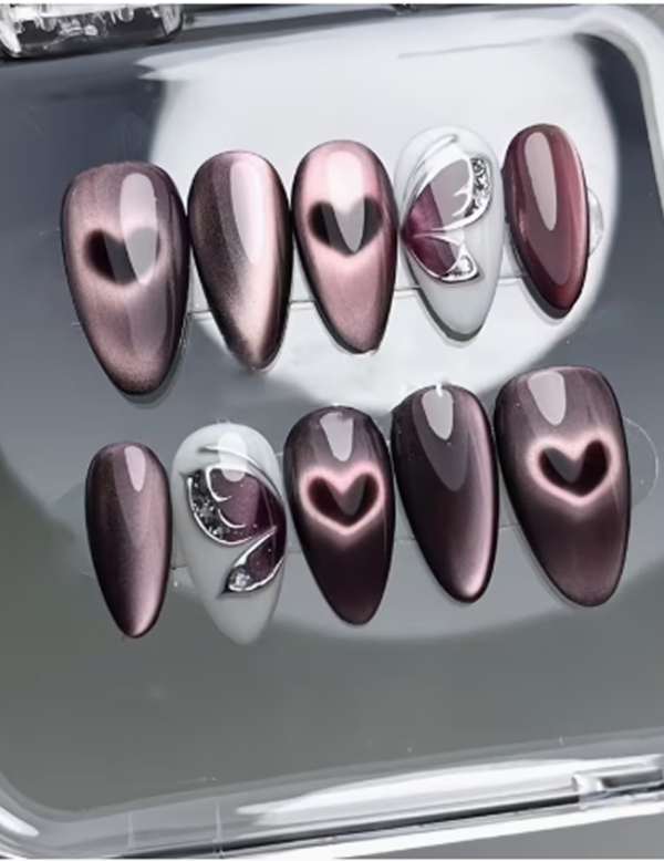 Rectangle 877 (47) Faux Ongles Press-On Nails 3D Premium – Kit de 24 Pièces Amovibles, Effet Œil de Chat, Motifs Papillon, Cœur Creux & Accents Style Western