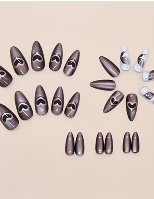 Rectangle 878 (47) Faux Ongles Press-On Nails 3D Premium – Kit de 24 Pièces Amovibles, Effet Œil de Chat, Motifs Papillon, Cœur Creux & Accents Style Western