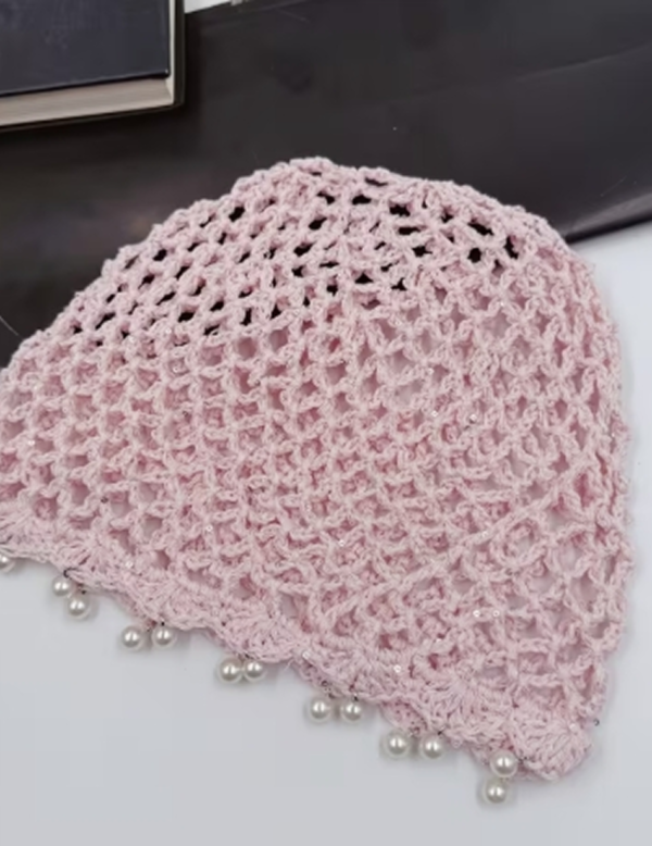 Bonnet Ample Ajouré à la Main pour Femme – Bonnet Léger Élastique et Sans Bord en Maille Tissée, Style Décontracté & Chic