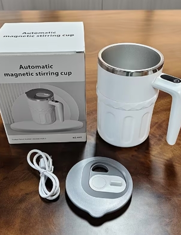 Gobelet Auto-Agitant Magnétique Intelligent avec Affichage Numérique – Tasse Mixeur Électrique Portable à une Touche pour Café, Protéines, Shakes et Boissons Instantanées