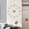 Horloge Murale Luminescente en Acrylique "Glowtick" – Chiffres Romains Vintage,