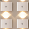 Lot de 2/4 Appliques Murales LED à Détecteur de Mouvement Double Tête – Veilleuse Intelligente à Capteur Magnétique Extérieur/Intérieur – Lampe Sans Fil sur Batterie avec Luminosité & Température de Couleur Ajustables pour Couloir, Escalier & Chambre