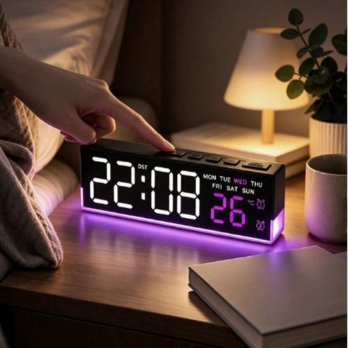 Teckwe Réveil Digital LED avec Affichage de l'Heure et du Jour – Double Alarme, Luminosité Réglable & Rétroéclairage Bleu – Horloge Moderne Silencieuse pour Chambre, Cuisine & Bureau